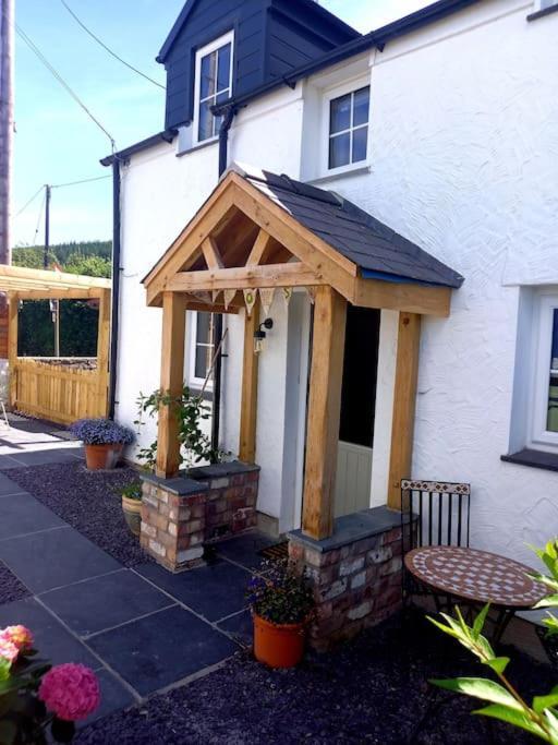 Cosy 2 Bed Cottage Between Snowdonia And The Sea Llandegai Екстериор снимка