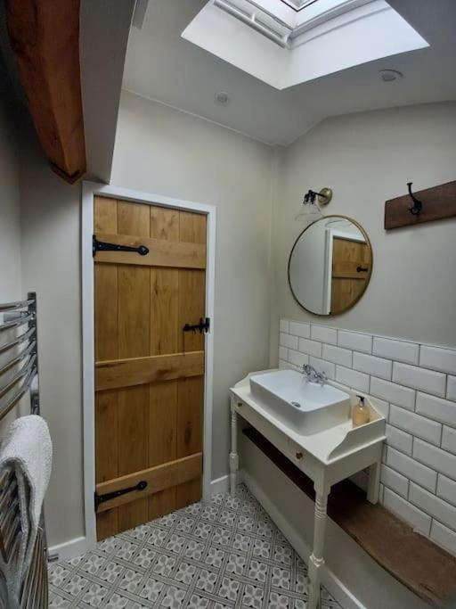 Cosy 2 Bed Cottage Between Snowdonia And The Sea Llandegai Екстериор снимка